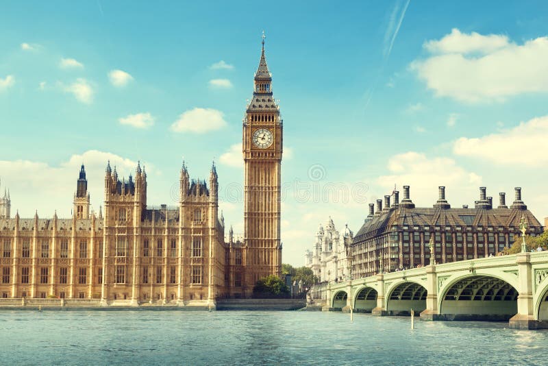 Big Ben en día soleado foto de archivo libre de regalías Big Ben en día soleado foto de archivo libre de regalías