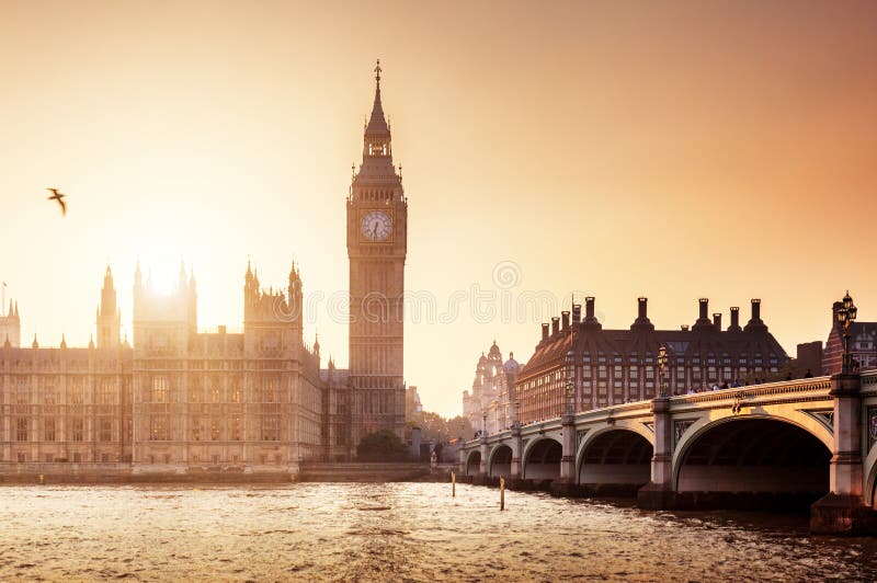 Puesta Del Sol De Westminster En Londres Imagen de archivo - Imagen de