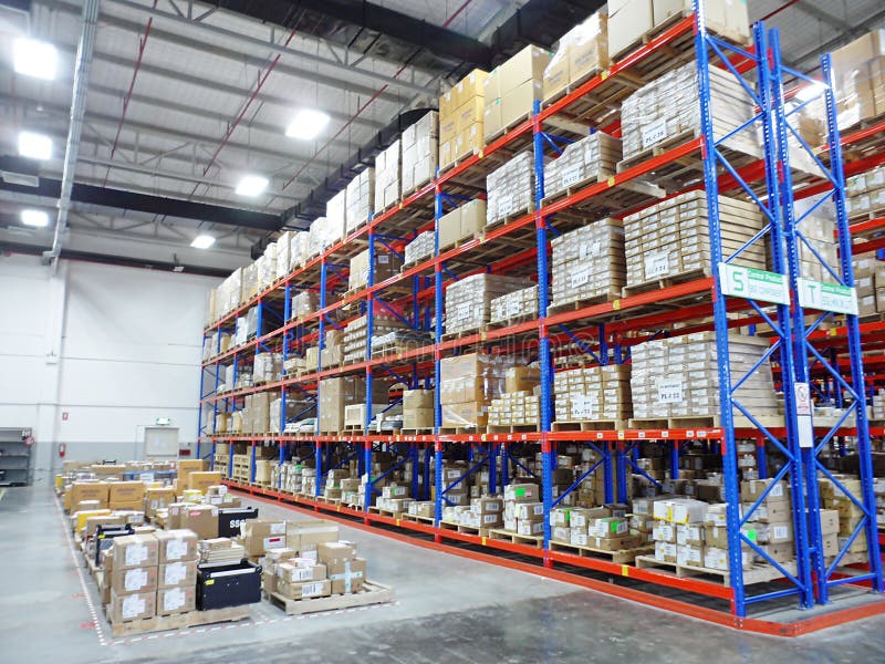 Big Distribution Center Logistics Warehouse Building Interior
