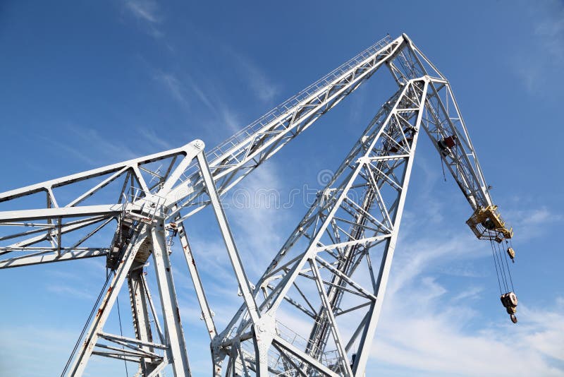 Big hoisting crane with hook