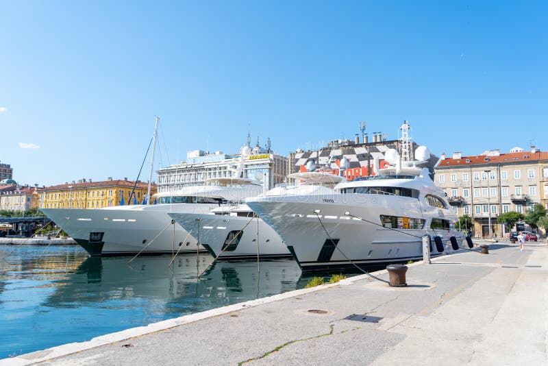 croatia yacht port