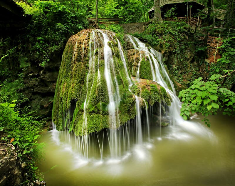 Bigar-Wasserfall, Minis-Schlucht, Anina Mountains, Rumänien lizenzfreie stockfotos Bigar-Wasserfall, Minis-Schlucht, Anina Mountains, Rumänien lizenzfreie stockfotos