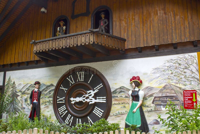 download the largest cuckoo clock in the world download the largest cuckoo clock in the world