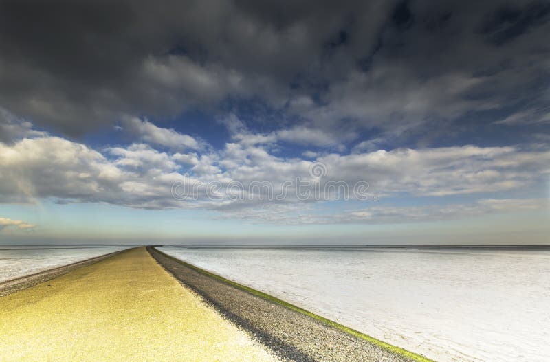 Bij Paesens/Moddergat de Wadddengebied, Tidalflats em Paesens/Modde foto de stock Bij Paesens/Moddergat de Wadddengebied, Tidalflats em Paesens/Modde foto de stock
