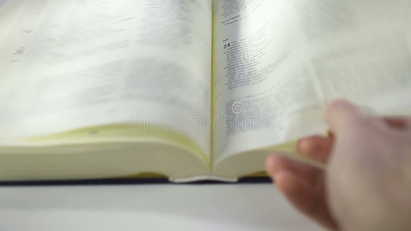 Bijbelboek het scrollen