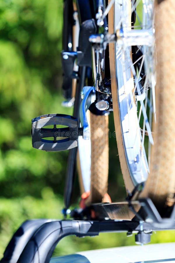 Bike on the roof of a car royalty free stock photos Bike on the roof of a car royalty free stock photos