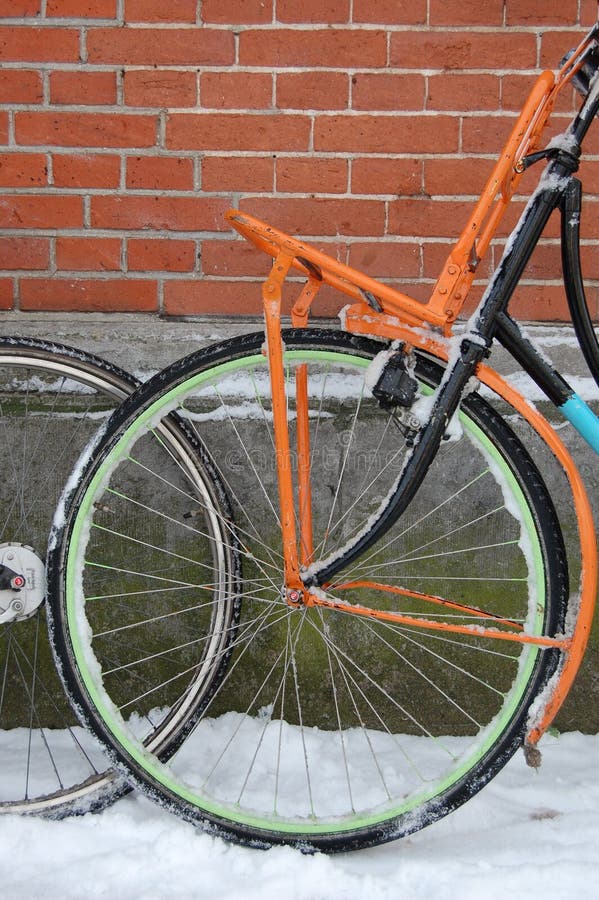 Bike With Snow In Amsterdam Picture. Image 12501963