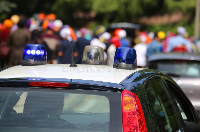 Bil av den italienska Carabinieri polisen i uppdelningen under arkivfoto Bil av den italienska Carabinieri polisen i uppdelningen under arkivfoto