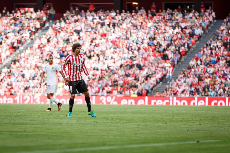 BILBAO, SPAIN - SEPTEMBER 18: Ander Iturraspe, Bilbao player, during the match between Athletic Bilbao and Valencia CF, celebrated on September 18, 2016 in Bilbao, Spain