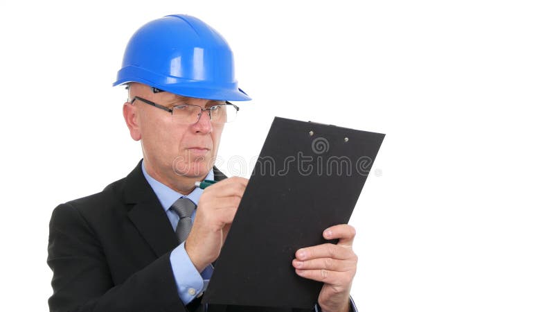 Bild med maskinläsning och skrivning i tekniska anteckningar i Agenda arkivfoto