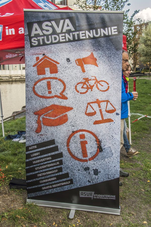 Billboardu ASVA związek studentów Przy UVA ucznia protestem Przeciw cięciom Na edukaci Wszystko Wokoło holandia Jednakowych prote zdjęcia stock Billboardu ASVA związek studentów Przy UVA ucznia protestem Przeciw cięciom Na edukaci Wszystko Wokoło holandia Jednakowych prote zdjęcia stock