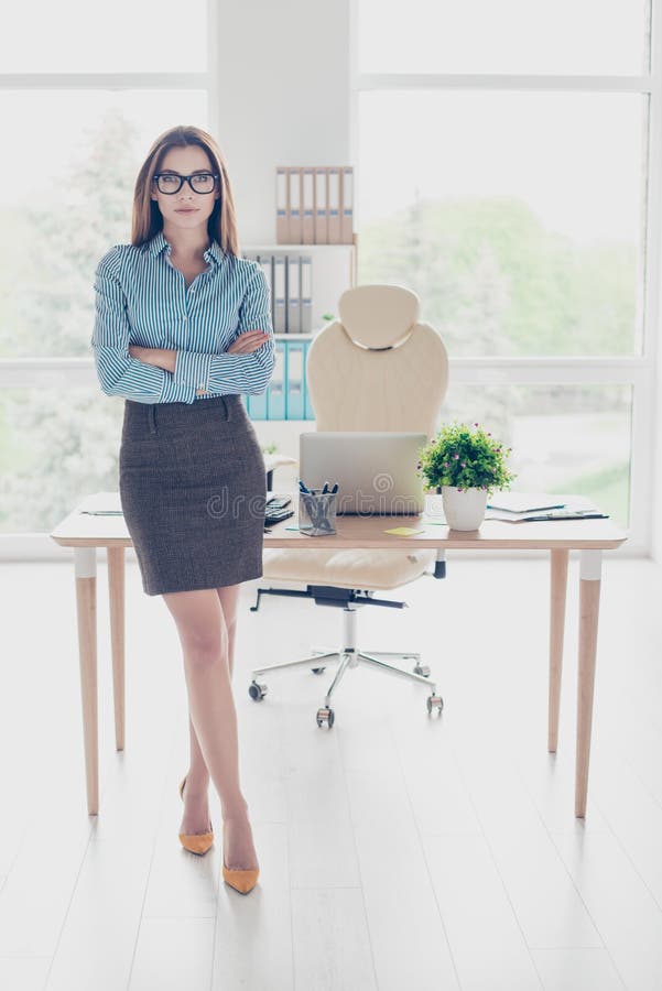 Bille 3d différente Portrait intégral de jeunes affaires sérieuses photographie stock libre de droits Bille 3d différente Portrait intégral de jeunes affaires sérieuses photographie stock libre de droits