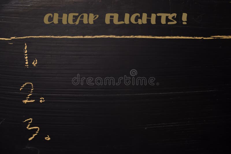 Billigt flyg! skriftligt med färgkrita Stöttat av extra service Svart tavlabegrepp arkivfoto Billigt flyg! skriftligt med färgkrita Stöttat av extra service Svart tavlabegrepp arkivfoto