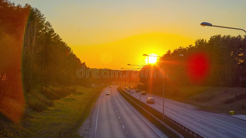 Biltrafik och solnedgång, Time-schackningsperiod