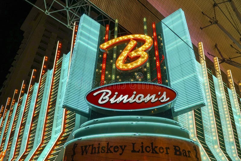 night time shot of binions horseshoe casino fremont street