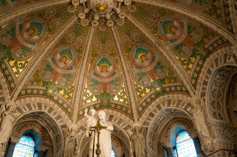 Binnenland van basiliek Notre Dame DE Fourviere royalty-vrije stock foto Binnenland van basiliek Notre Dame DE Fourviere royalty-vrije stock foto