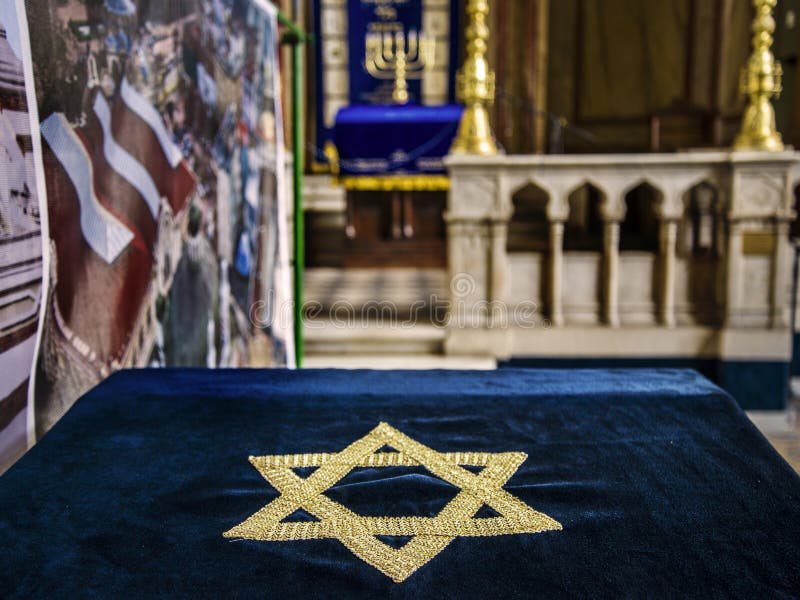 Binnenland van de belangrijkste Synagoge in Sofia, Bulgarije stock afbeelding Binnenland van de belangrijkste Synagoge in Sofia, Bulgarije stock afbeelding