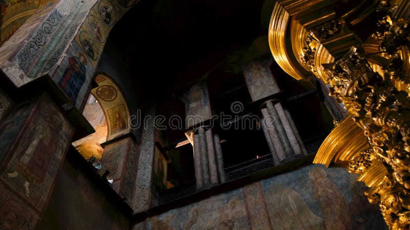 Binnenland van de kathedraal van de saint sophia architecturaal monument van kievan rusa wereldberoemde katholieke kerk in kyiv