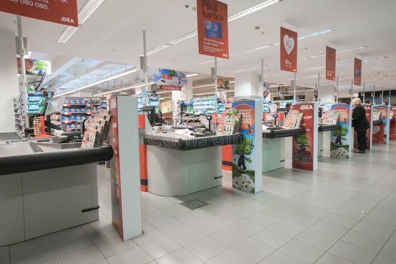 Binnenland van een modern supermarktidee stock fotografie Binnenland van een modern supermarktidee stock fotografie