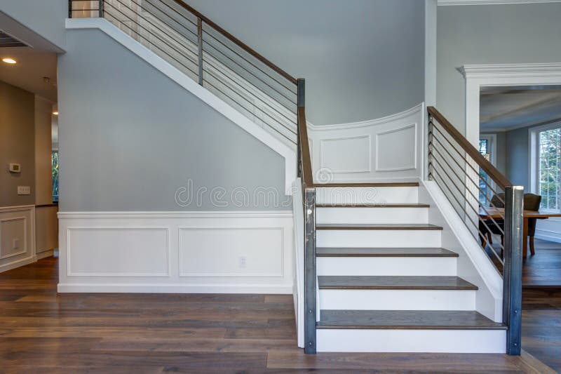 Binnenland van het luxe het op bestelling gemaakte huis stock afbeelding Binnenland van het luxe het op bestelling gemaakte huis stock afbeelding