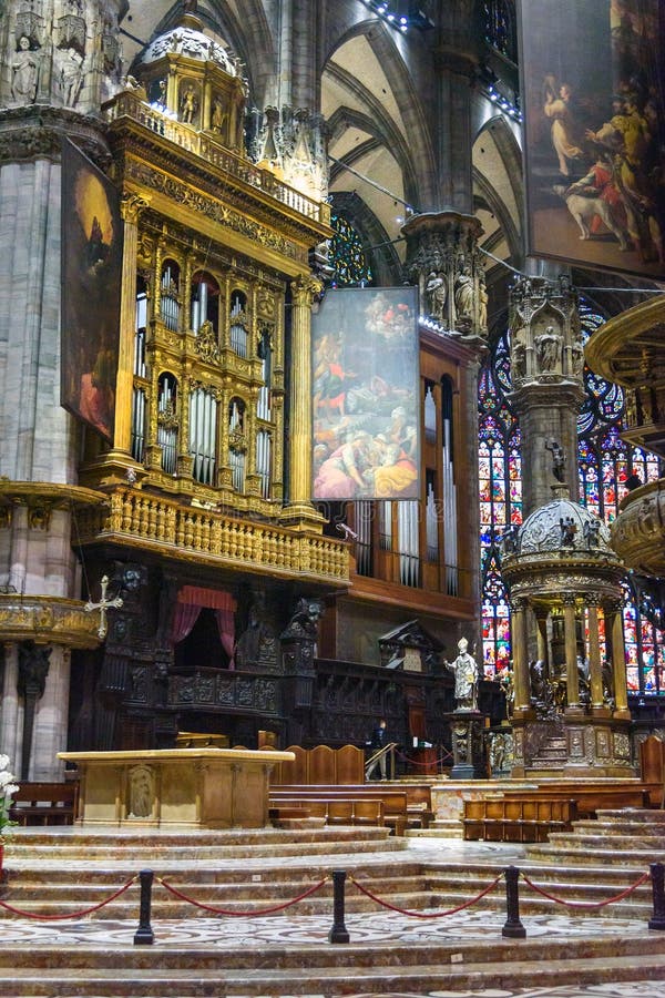 Binnenland van Kathedraal of Duomo-Di Milaan in Milaan Itali? stock foto Binnenland van Kathedraal of Duomo-Di Milaan in Milaan Itali? stock foto