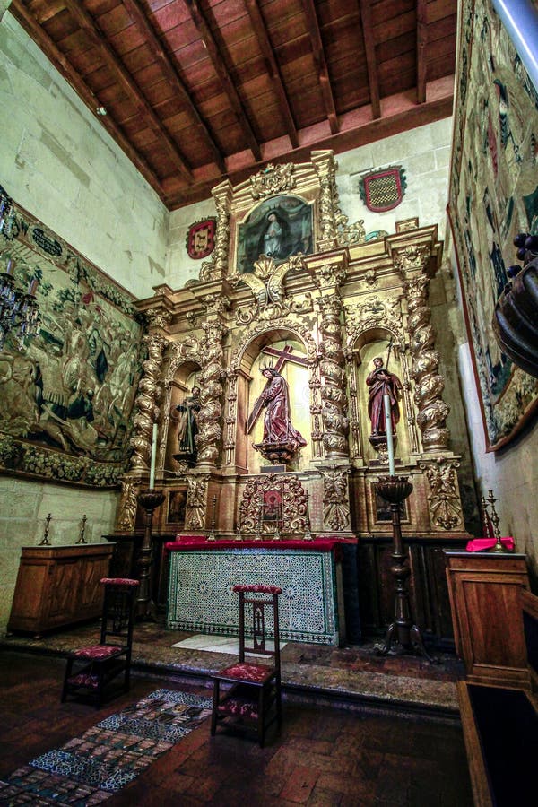 Binnenland van synagoge in Cordoba, Andalusia, Spanje royalty-vrije stock foto Binnenland van synagoge in Cordoba, Andalusia, Spanje royalty-vrije stock foto