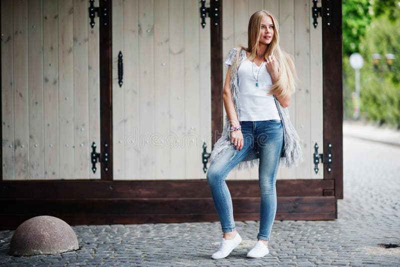Bionda elegante fotografia stock libera da diritti