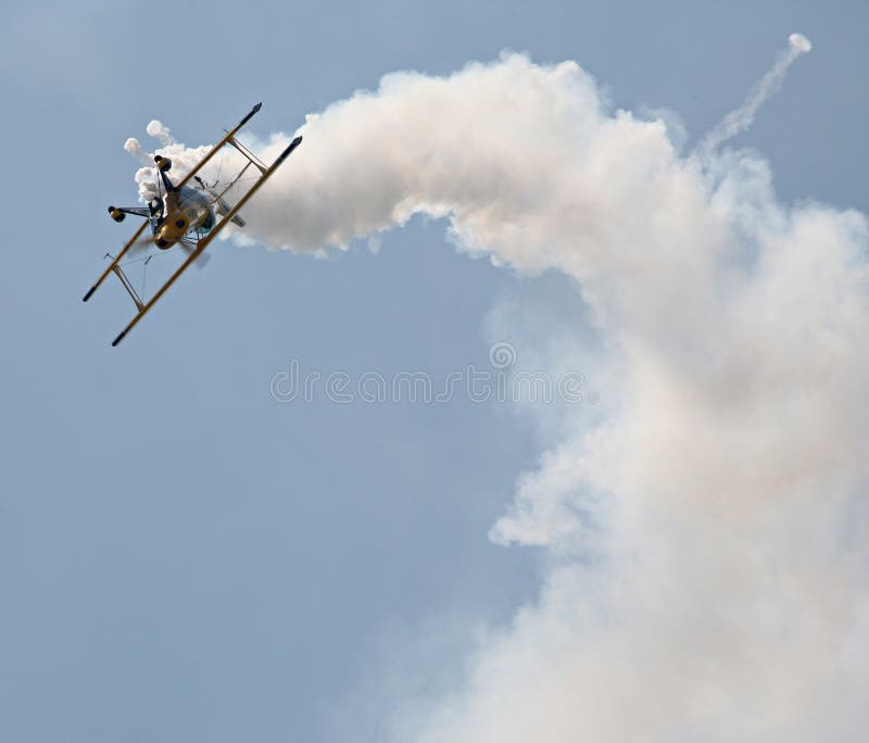 Biplano Aerobatic fotos de stock Biplano Aerobatic fotos de stock