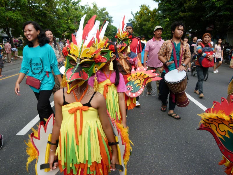 Bird costume carnival hi-res stock photography and images - Alamy