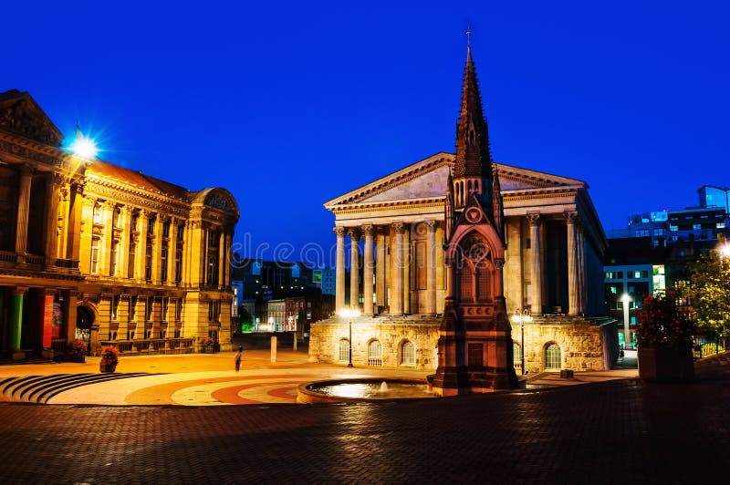 Birmingham, het UK Kamerheervierkant bij nacht royalty-vrije stock afbeeldingen Birmingham, het UK Kamerheervierkant bij nacht royalty-vrije stock afbeeldingen