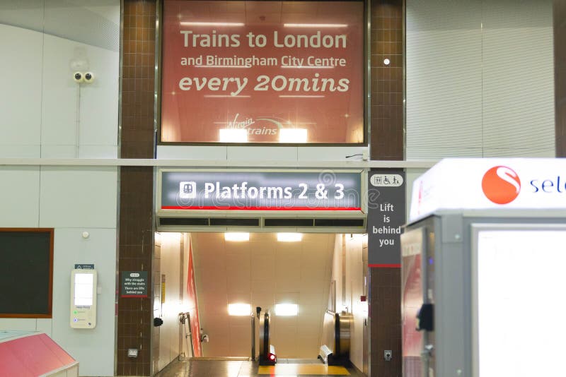 Birmingham R-U - 03 03 19 : Station de train internationale de Birmingham sous l'a?roport images libres de droits Birmingham R-U - 03 03 19 : Station de train internationale de Birmingham sous l'a?roport images libres de droits