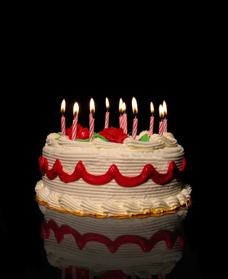 Una foto di una torta di compleanno.