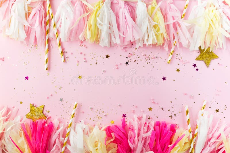 Background pink ulang tahun: Một sự kết hợp đầy màu sắc và sinh động của latar belakang pink và chủ đề sinh nhật sẽ khiến mọi người cảm thấy thích thú. Hãy xem hình ảnh này để cảm nhận được sự hân hoan và tươi vui của ngày sinh nhật, và chắc chắn bạn sẽ không thể quên cảm giác đó!
