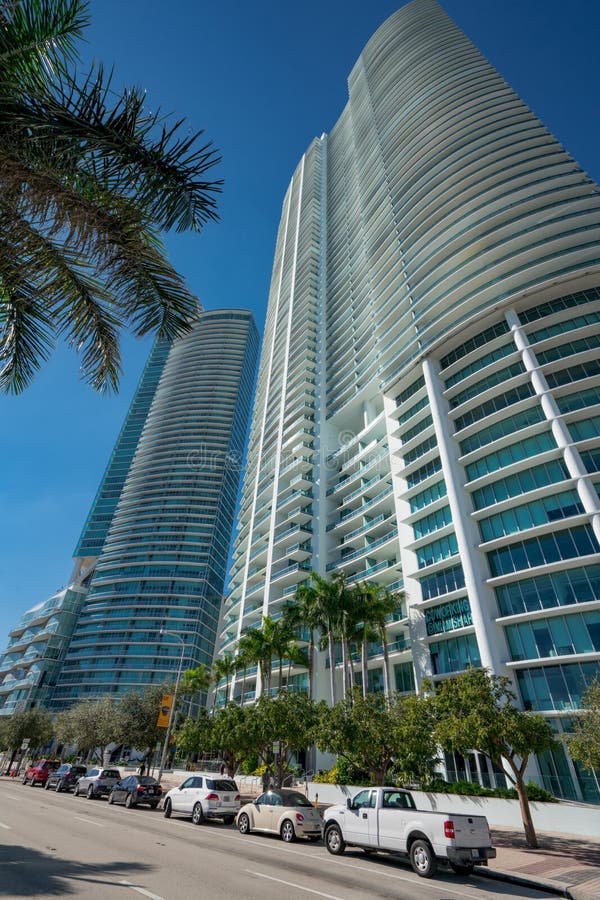900 Biscayne Bay Condo Building Downtown Miami FL Editorial Stock Photo Image of tower