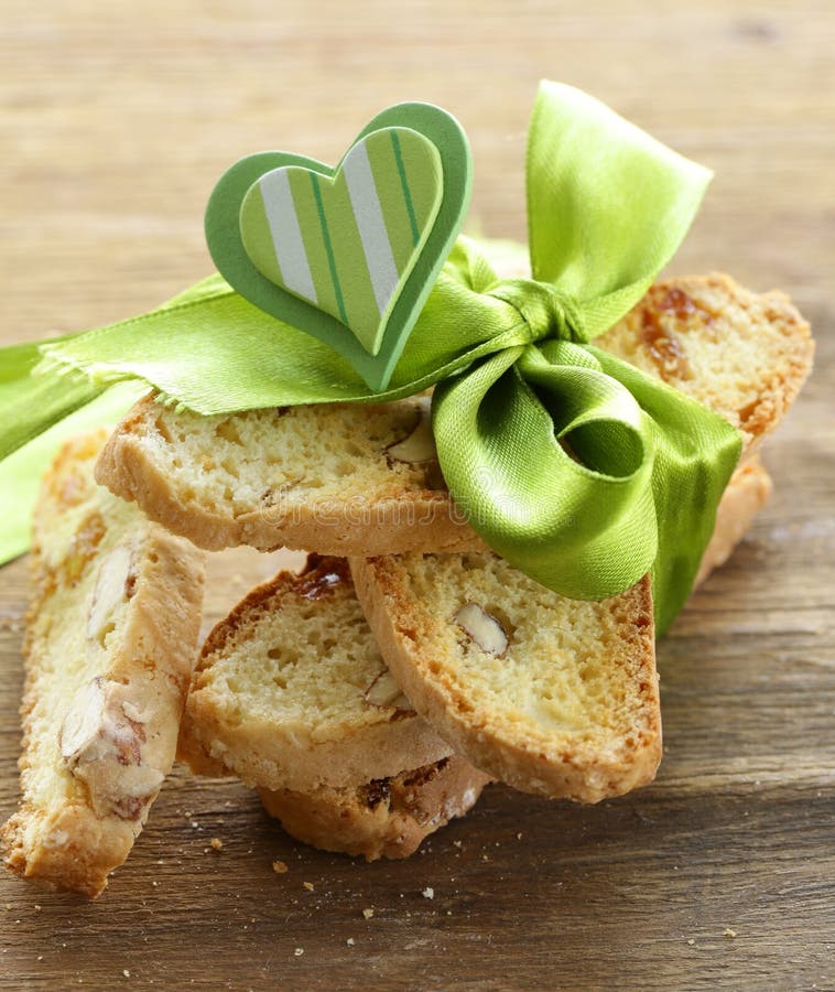 Biscoitos italianos tradicionais do biscotti fotografia de stock Biscoitos italianos tradicionais do biscotti fotografia de stock