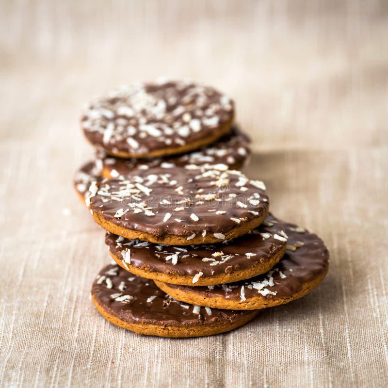 Biscotti di pepita di cioccolato fotografie stock libere da diritti Biscotti di pepita di cioccolato fotografie stock libere da diritti