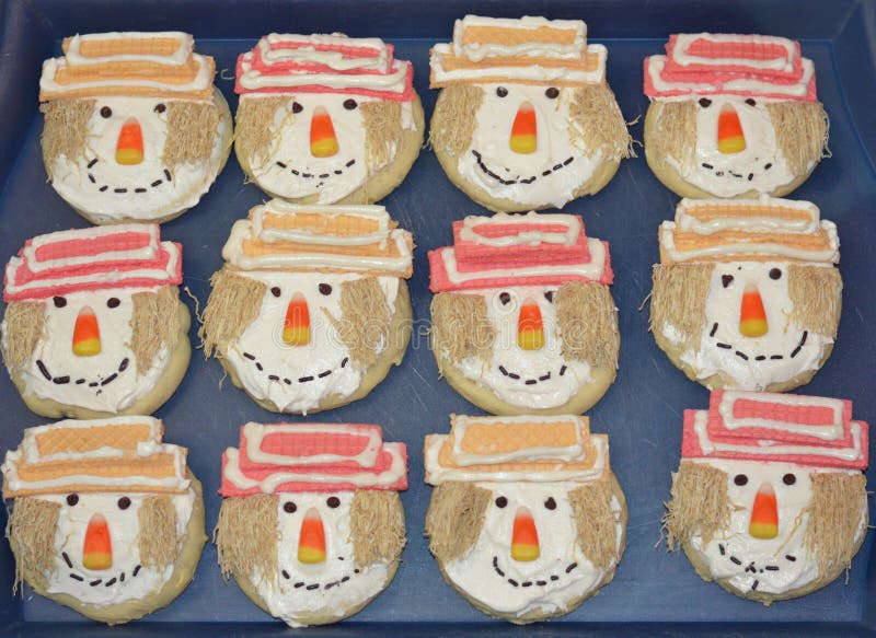 Biscuits décorés d'épouvantail photographie stock libre de droits Biscuits décorés d'épouvantail photographie stock libre de droits