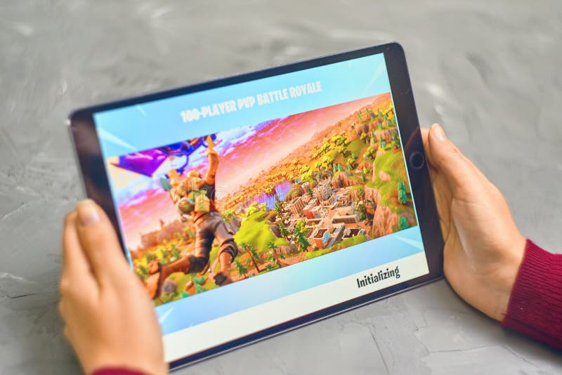 Fortnite Gameplay on ipad editorial photo. Image of editorial - 137595151