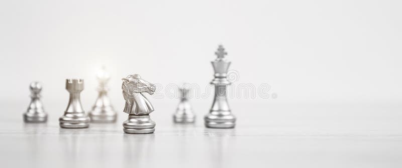 Rei E Cavaleiro E Torre De Xadrez Imagem de Stock - Imagem de creatividade,  fundo: 215107723