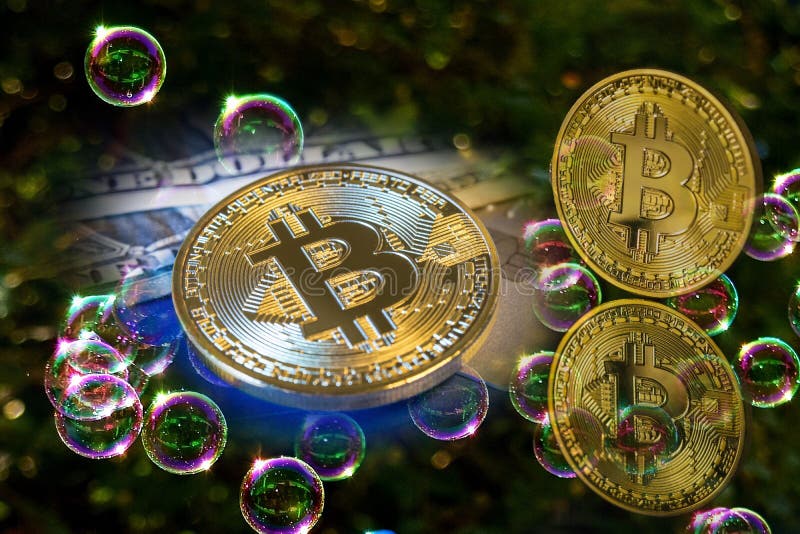 Bitcoin e um conceito das bolhas de sabão imagens de stock Bitcoin e um conceito das bolhas de sabão imagens de stock