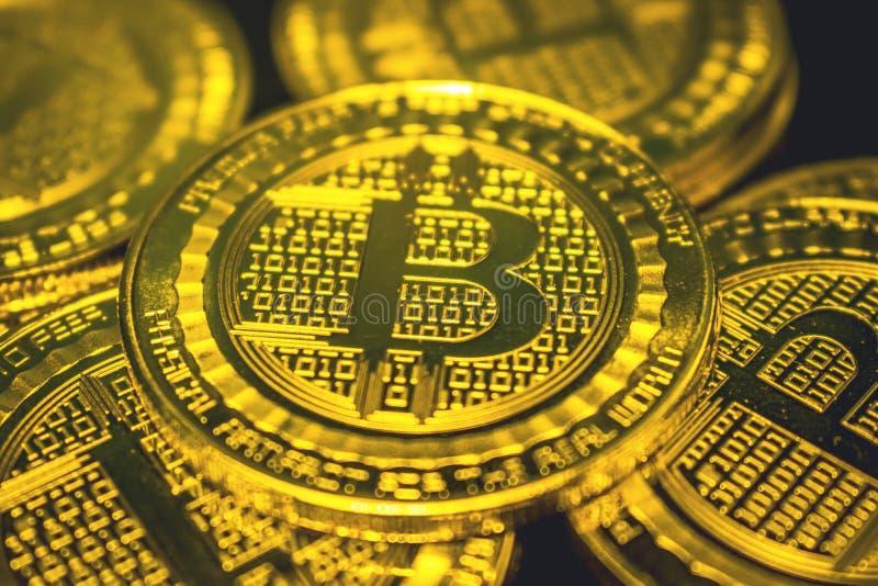 Bitcoin złota moneta, cryptocurrency pojęcie, bitcoin targowy pojęcie, cryptocoins zdjęcie stock