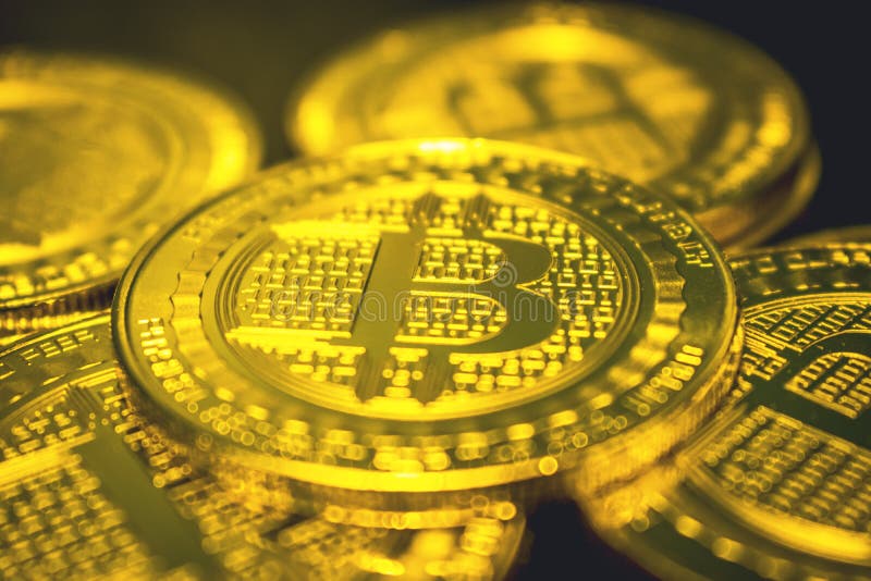 Bitcoin złota moneta, cryptocurrency pojęcie, bitcoin targowy pojęcie, cryptocoins obraz stock