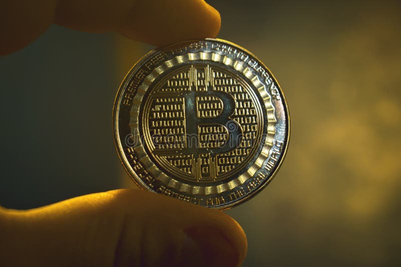Bitcoin złota moneta, cryptocurrency pojęcie, bitcoin targowy pojęcie, cryptocoins zdjęcia stock