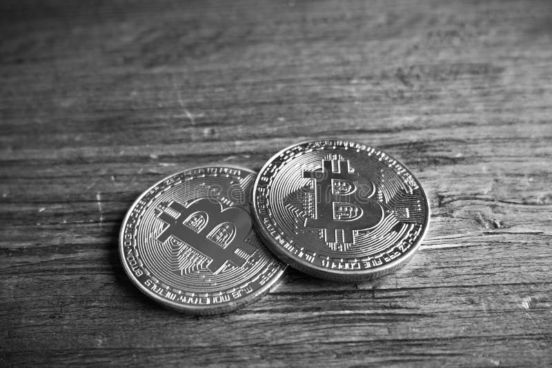 Bitcoins in zwart-wit stock fotografie Bitcoins in zwart-wit stock fotografie