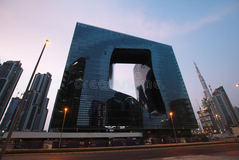 Biznesu Dubai Podpalany Buduje hotel obrazy stock Biznesu Dubai Podpalany Buduje hotel obrazy stock