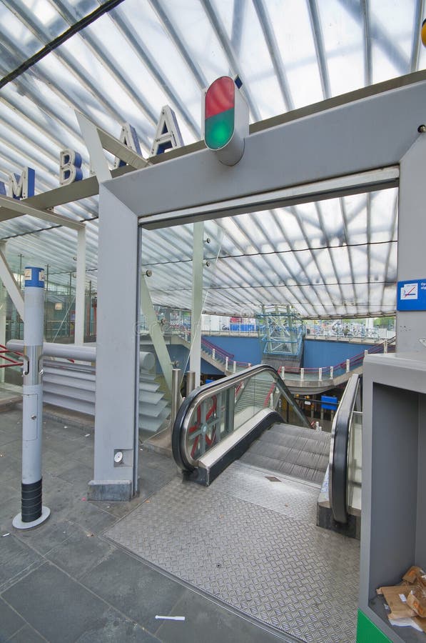 Blaak Station, Rotterdam editorial stock image. Image of subway - 41392864