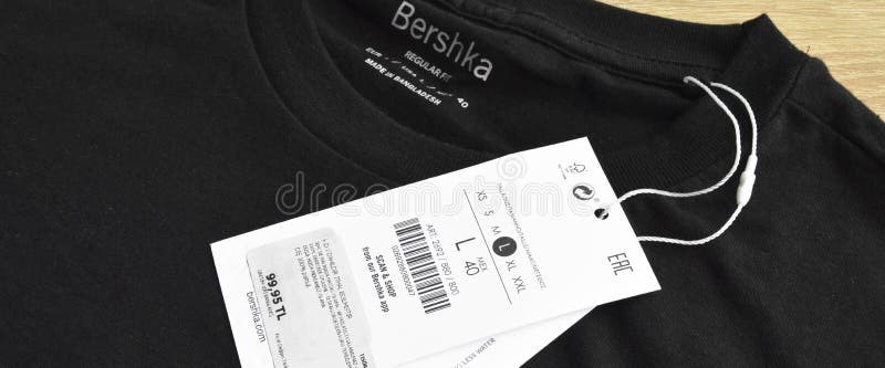 ketting Volwassen Een bezoek aan grootouders Black Bershka L T-shirt and Blank Label, May 01 2022 Istanbul Maltepe Turkiye Bershka Store Editorial Photography - Image of card, fashion: 248339252 ketting Volwassen Een bezoek aan grootouders Black Bershka L T-shirt and Blank Label, May 01 2022 Istanbul Maltepe Turkiye Bershka Store Editorial Photography - Image of card, fashion: 248339252
