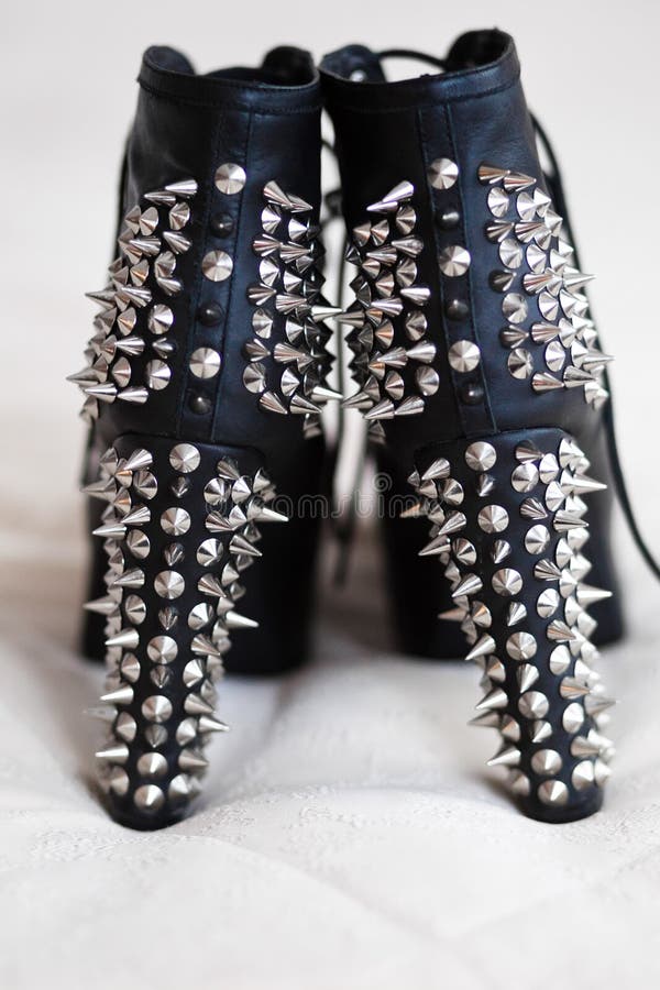 Black brides boots