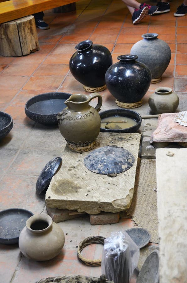 843 Black Clay Pottery 27s Stock Photos Free & RoyaltyFree