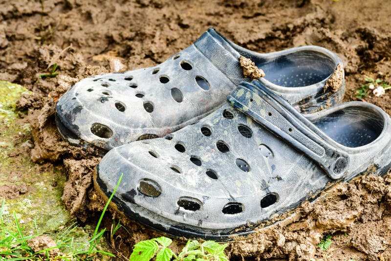 white crocs dirty